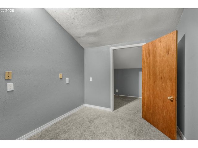 44751 Se WILDCAT MOUNTAIN Dr, Sandy, OR 97055