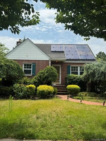 852 Henry Street, Uniondale, NY 11553