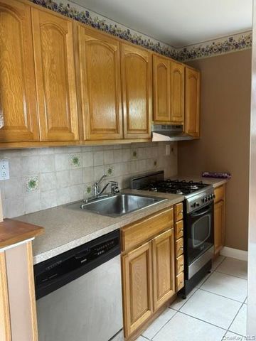 852 Henry Street, Uniondale, NY 11553