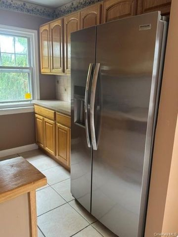 852 Henry Street, Uniondale, NY 11553