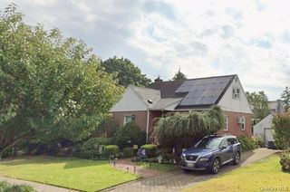 852 Henry Street, Uniondale, NY 11553