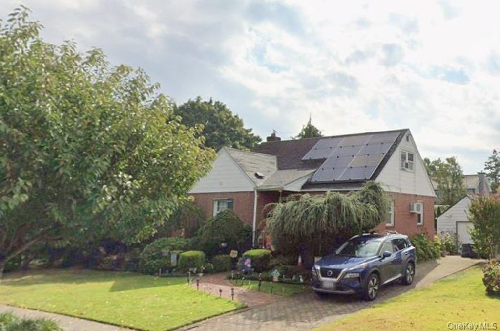 852 Henry Street, Uniondale, NY 11553