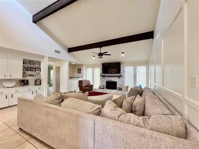 210 Glenbrook Street, Vidor, TX 77662