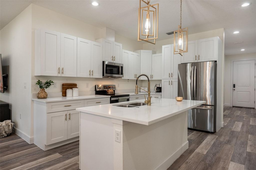 Image 3 of property listing at 248 ROBIN ROAD, Altamonte Springs, FL 32701