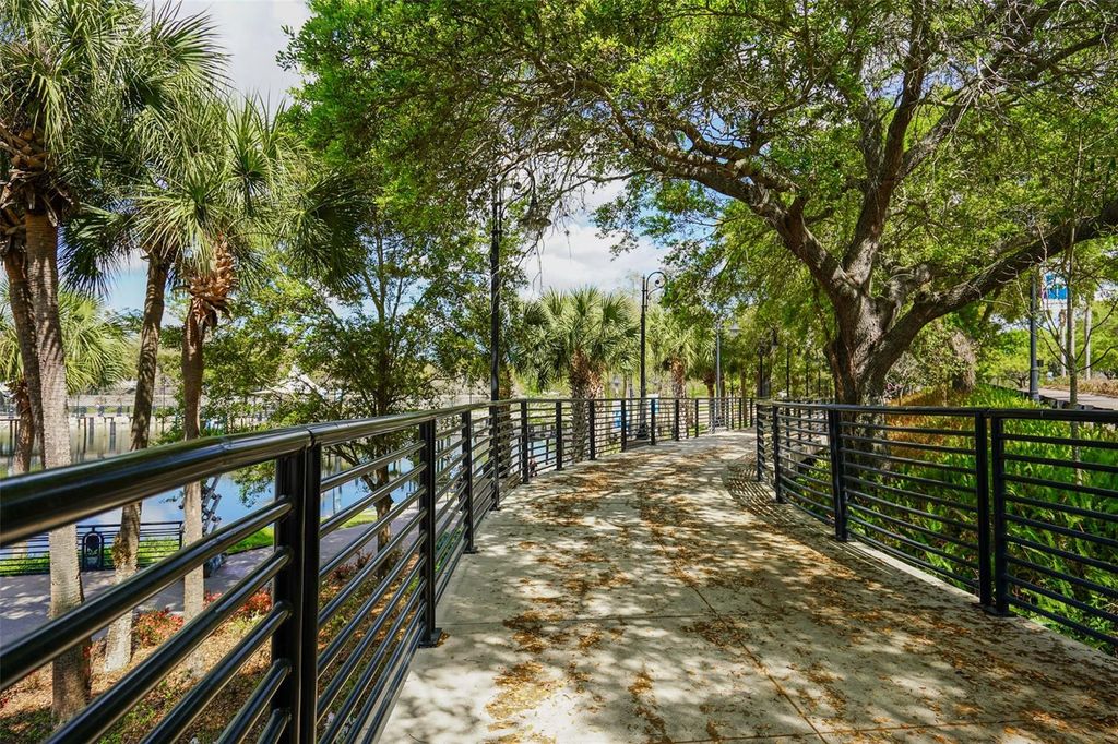 Image 36 of property listing at 248 ROBIN ROAD, Altamonte Springs, FL 32701