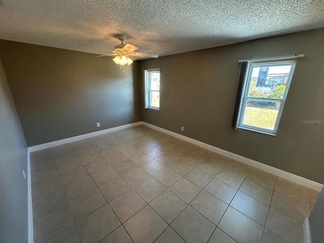 6525 MANILA PALM WAY, Apollo Beach, FL 33572