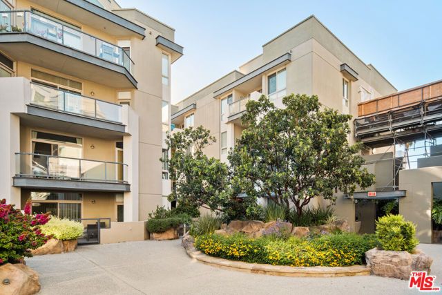 13044 Pacific 108, Los Angeles, CA 90094