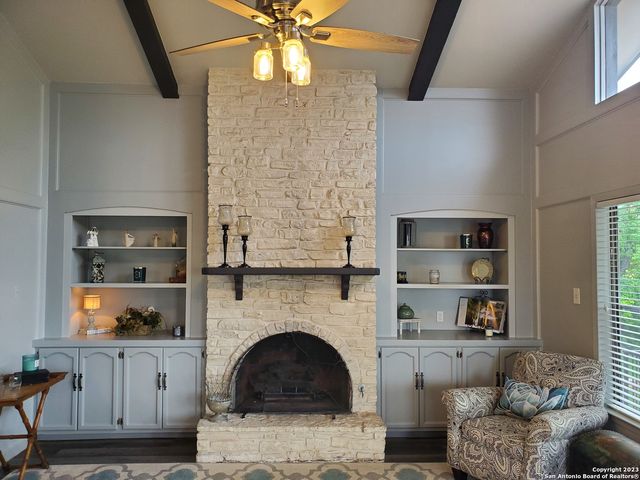 5918 Winding Ridge Dr, Windcrest, TX 78239