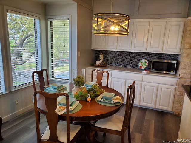 5918 Winding Ridge Dr, Windcrest, TX 78239