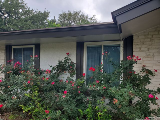 5918 Winding Ridge Dr, Windcrest, TX 78239