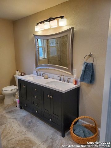 5918 Winding Ridge Dr, Windcrest, TX 78239