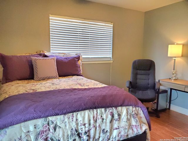 5918 Winding Ridge Dr, Windcrest, TX 78239