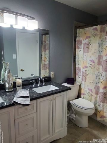 5918 Winding Ridge Dr, Windcrest, TX 78239