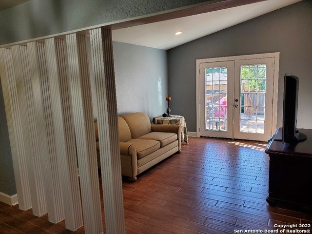 5918 Winding Ridge Dr, Windcrest, TX 78239