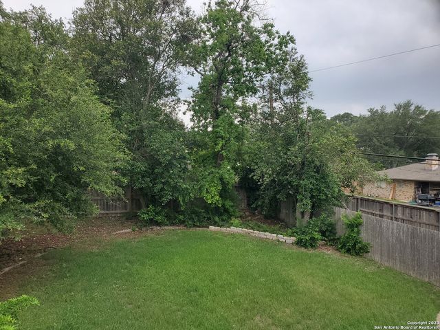 5918 Winding Ridge Dr, Windcrest, TX 78239