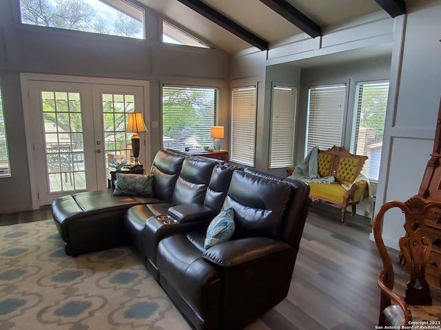 5918 Winding Ridge Dr, Windcrest, TX 78239