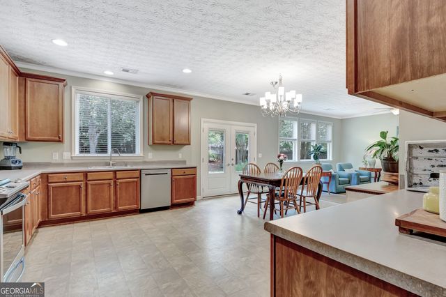 102 Maple Hill Drive, Newnan, GA 30265