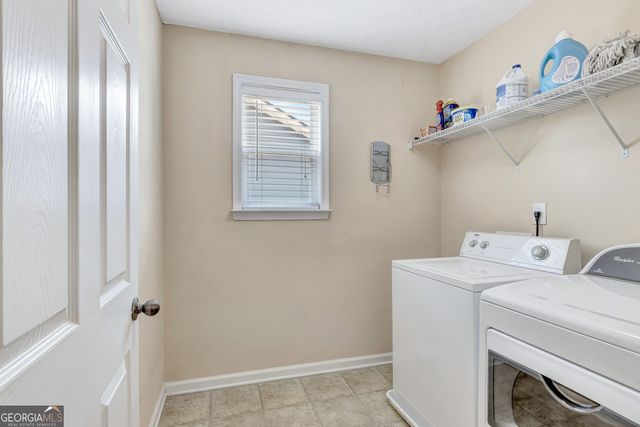 102 Maple Hill Drive, Newnan, GA 30265