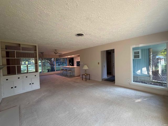 2813 Wayside Drive, Evansville, IN 47711