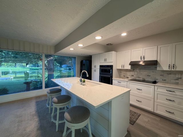 2813 Wayside Drive, Evansville, IN 47711
