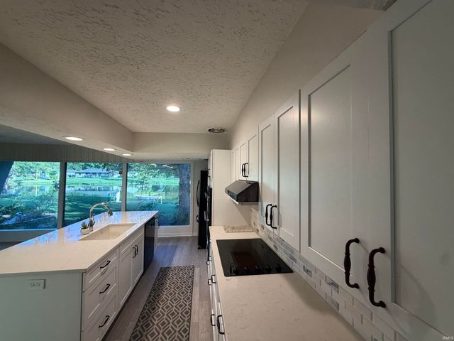 2813 Wayside Drive, Evansville, IN 47711