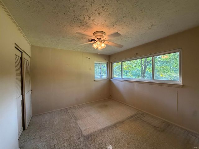 2813 Wayside Drive, Evansville, IN 47711