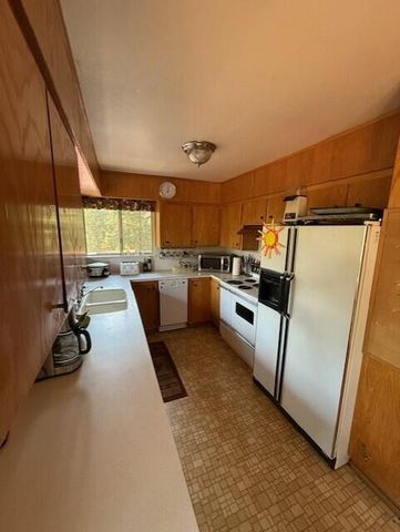 268 Placer Drive, Trinity Center, CA 96091