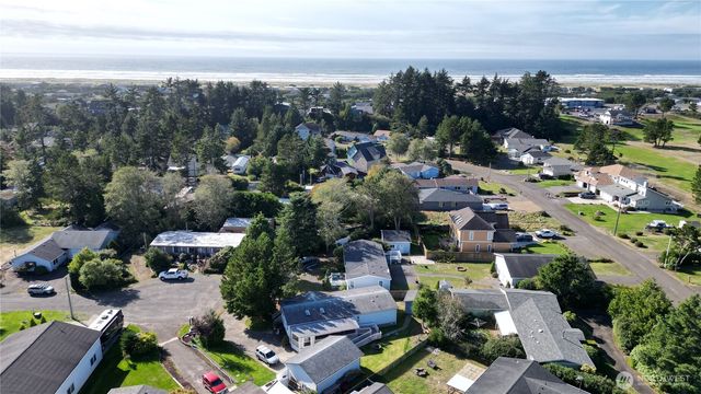 31308 N Place, Ocean Park, WA 98640