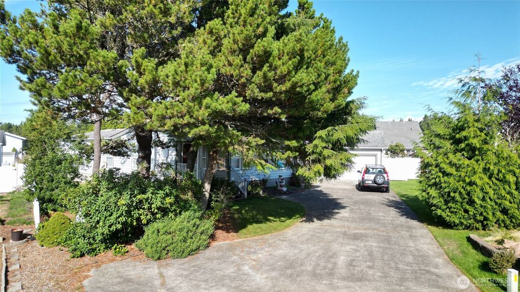 31308 N Place, Ocean Park, WA 98640