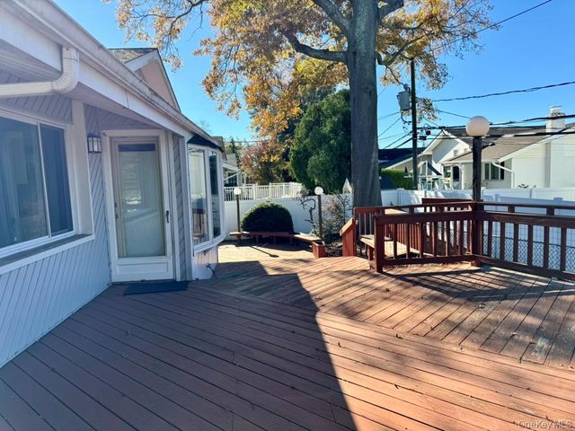 27 Fortune Lane, Jericho, NY 11753