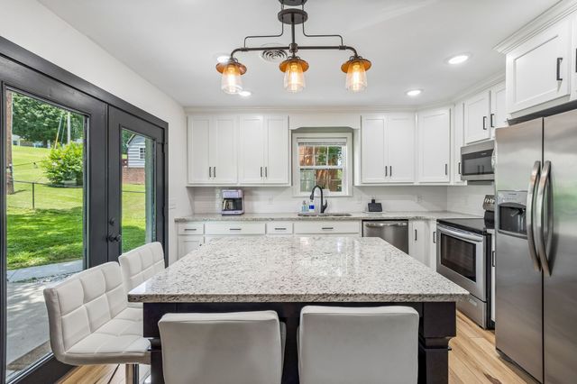 208 Western Ave, Hartsville, TN 37074