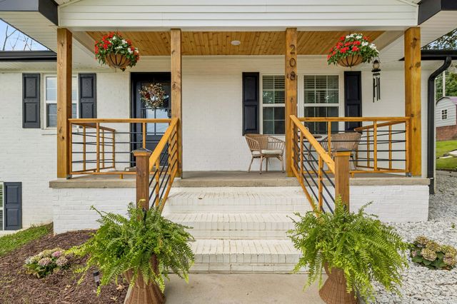 208 Western Ave, Hartsville, TN 37074
