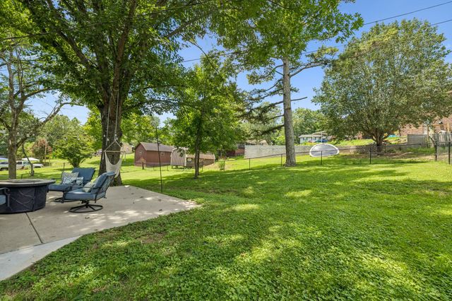 208 Western Ave, Hartsville, TN 37074