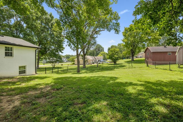 208 Western Ave, Hartsville, TN 37074