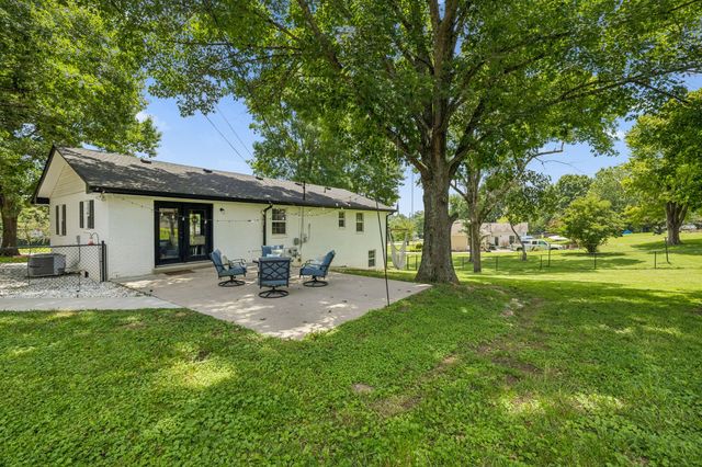 208 Western Ave, Hartsville, TN 37074
