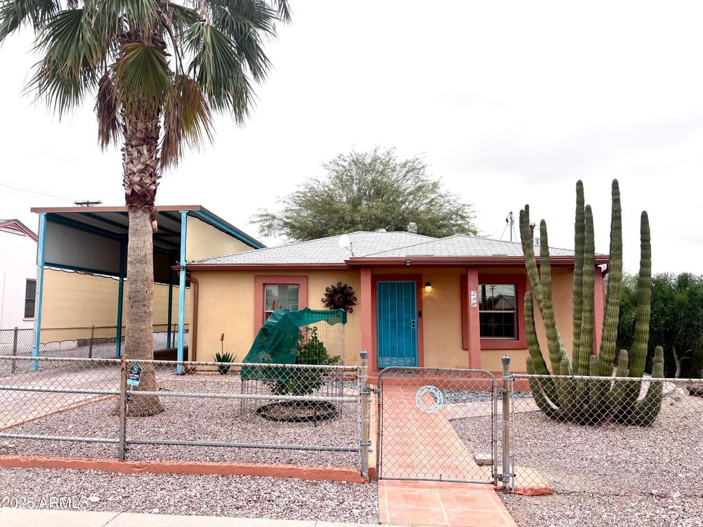 230 W 1ST Avenue, Ajo, AZ 85321