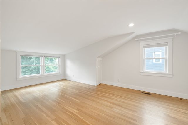 31 Oak St, Wellesley, MA 02482