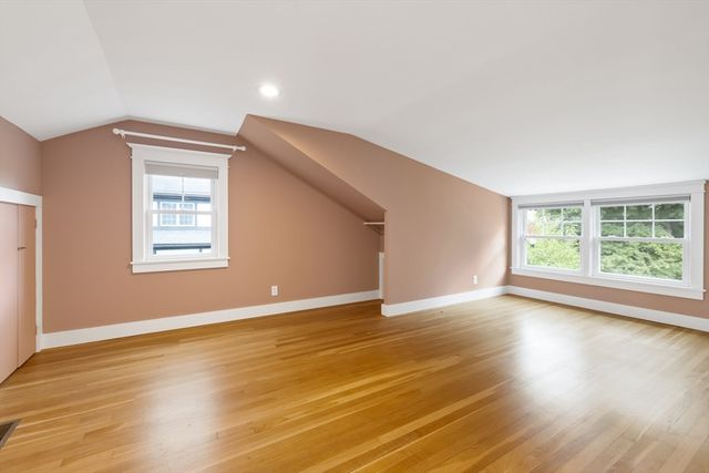 31 Oak St, Wellesley, MA 02482