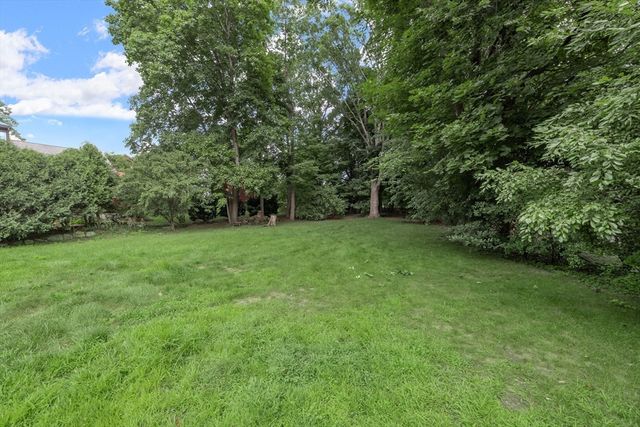 31 Oak St, Wellesley, MA 02482