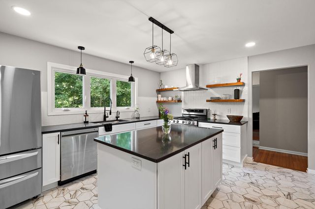 1695 Starwood Drive, Chesterton, IN 46304