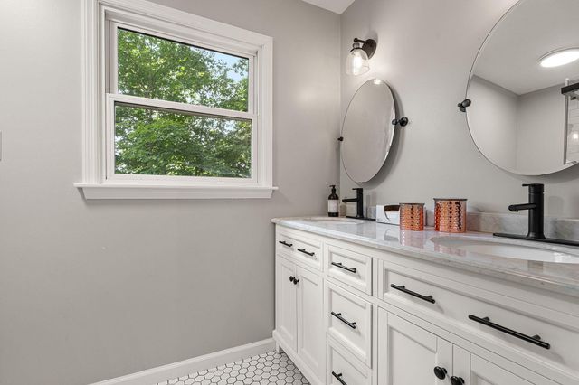 1695 Starwood Drive, Chesterton, IN 46304