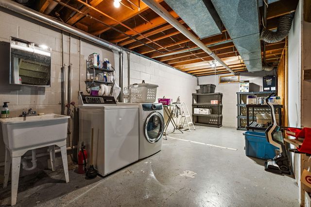 1695 Starwood Drive, Chesterton, IN 46304