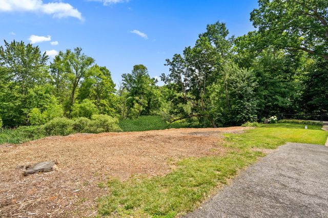 1695 Starwood Drive, Chesterton, IN 46304