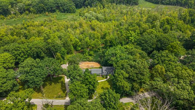 1695 Starwood Drive, Chesterton, IN 46304