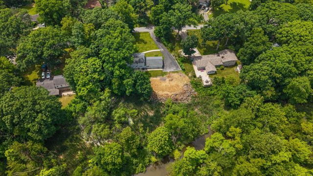 1695 Starwood Drive, Chesterton, IN 46304