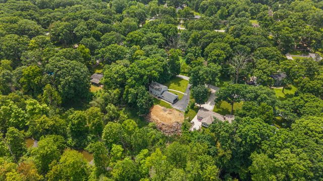 1695 Starwood Drive, Chesterton, IN 46304