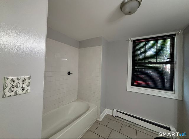 16 Case Street, Hartford, CT 06105