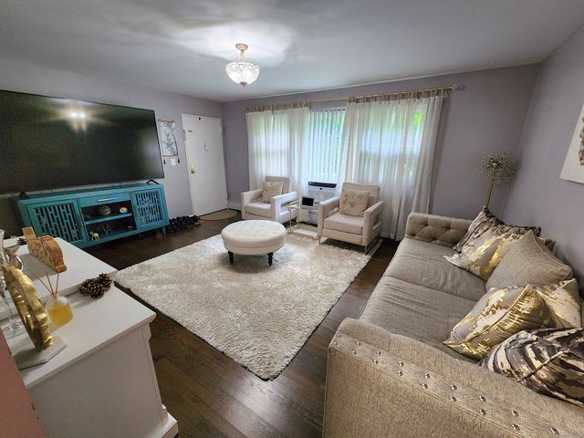 153 Cherry Hill Drive 1A, Bridgeport, CT 06606