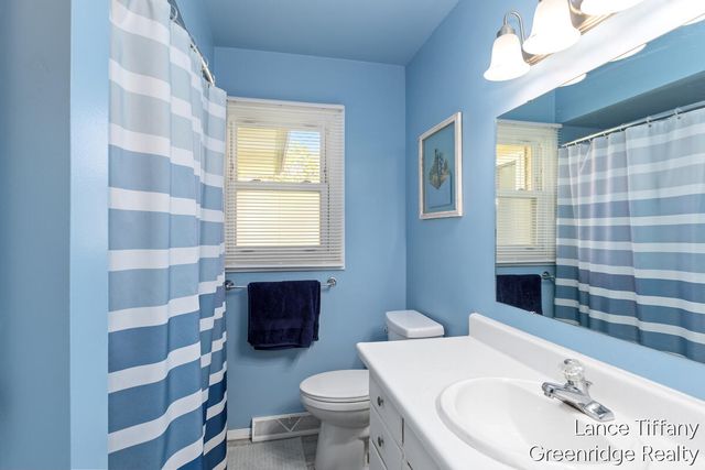 3225 Abington Drive Nw, City Of Walker, MI 49544