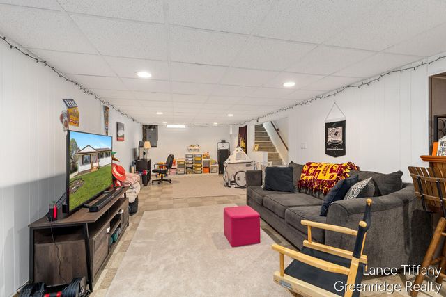 3225 Abington Drive Nw, City Of Walker, MI 49544